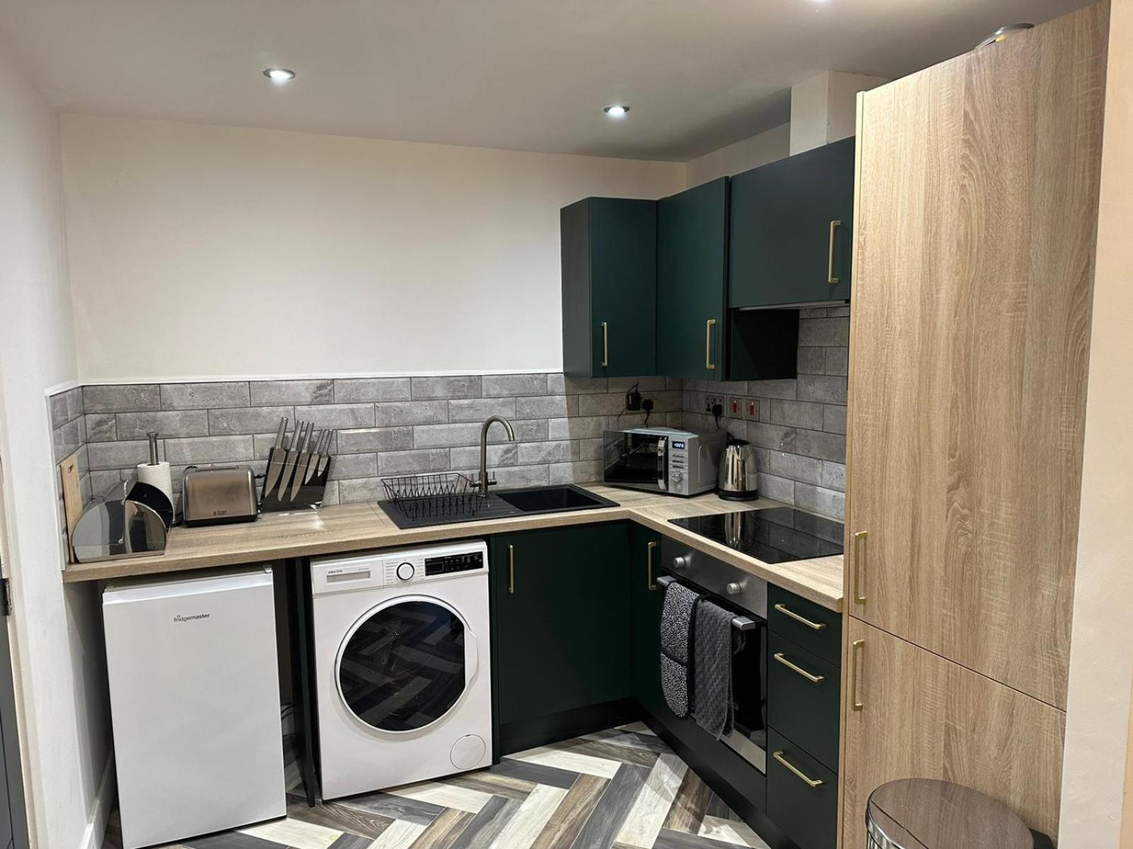 بيتربرو Newark House Premium Apartments With Sofa Beds - Wifi - Free Parking - Perfect For Contractors! المظهر الخارجي الصورة