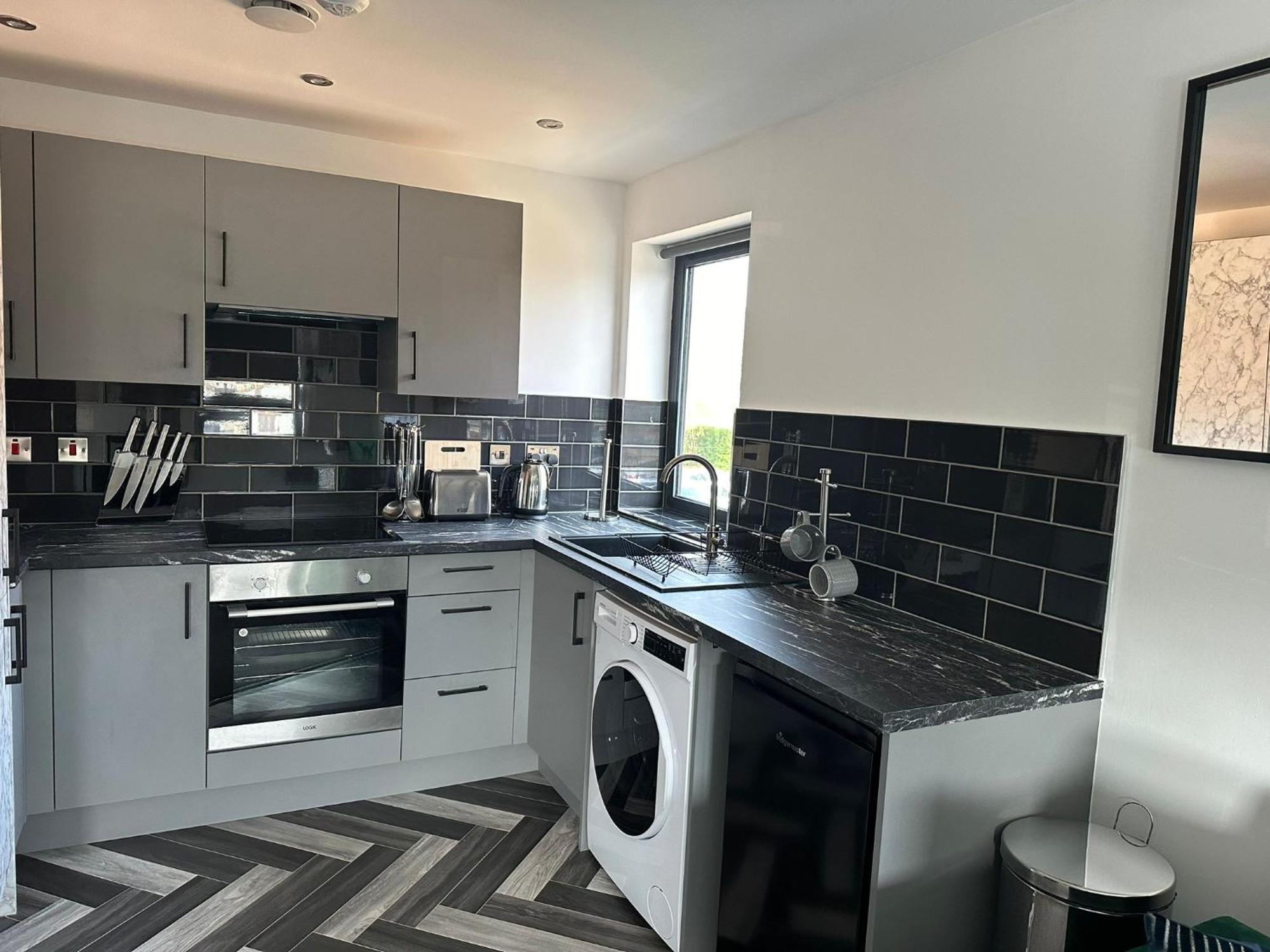 بيتربرو Newark House Premium Apartments With Sofa Beds - Wifi - Free Parking - Perfect For Contractors! المظهر الخارجي الصورة